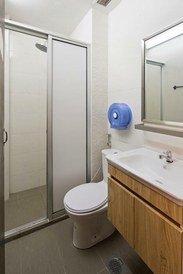 7 Wonders Hostel @ Upper Dickson  Singapore Buitenkant foto